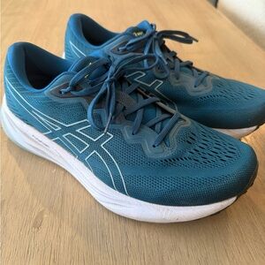 Asics Gel- Pulse 15 Running Shoes. Mens Size: 9.5